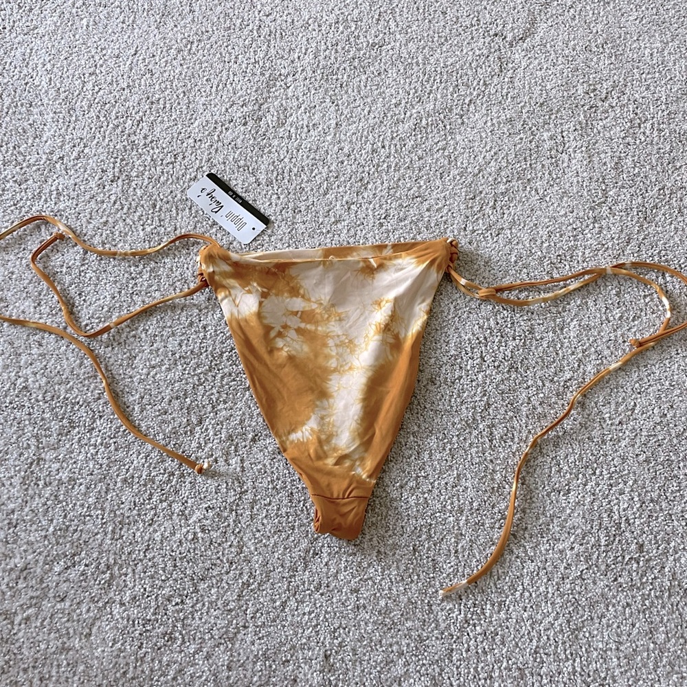 NWT Dippin Daisy’s High Waisted Bikini Bottom